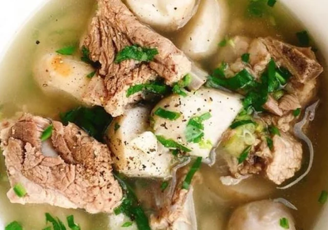 Canh Xương Hầm Khoai sọ