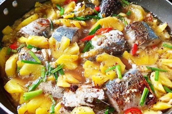 Cá Nục kho thơm
