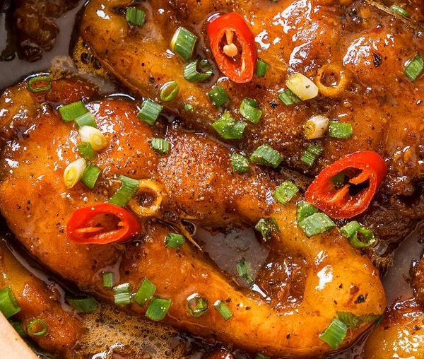 Cá Hú kho tốp mỡ
