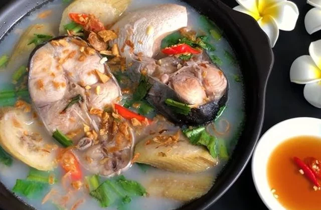 Canh chua cá basa